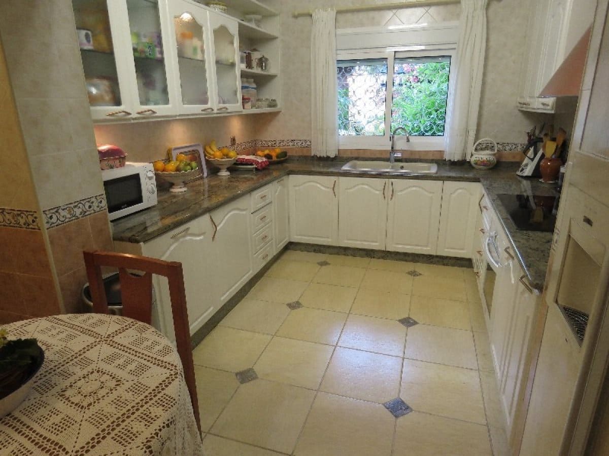 4 soveværelse Semi-Rækkehus til salg i Marbella med swimmingpool garage - € 2.300.000 (Ref: 9164277)