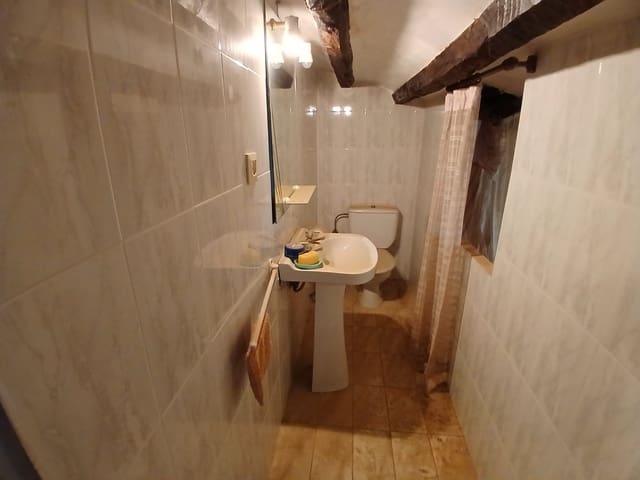 4 bedroom Townhouse for sale in Les Coves de Vinromà with garage - € 38,000 (Ref: 9203462)