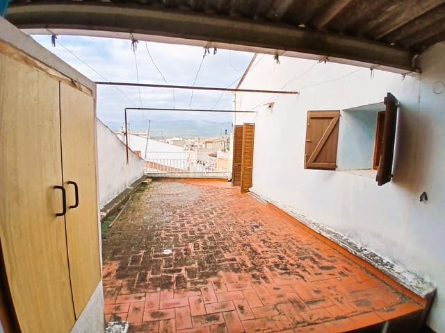 4 bedroom Townhouse for sale in Les Coves de Vinromà with garage - € 38,000 (Ref: 9203462)