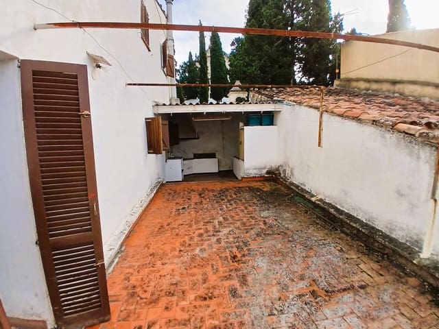 4 bedroom Townhouse for sale in Les Coves de Vinromà with garage - € 38,000 (Ref: 9203462)
