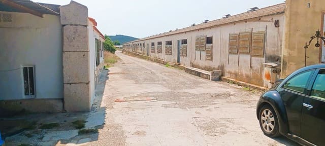 11 bedroom Business for sale in Alcalà de Xivert pueblo, Alcalá de Xivert with garage - € 185,000 (Ref: 9205473)