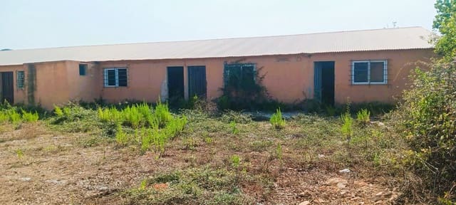 11 bedroom Business for sale in Alcalà de Xivert pueblo, Alcalá de Xivert with garage - € 185,000 (Ref: 9205473)