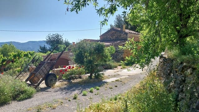 4 slaapkamer Finca/Landhuis te koop in Les Coves de Vinromà met garage - € 220.000 (Ref: 9383189)