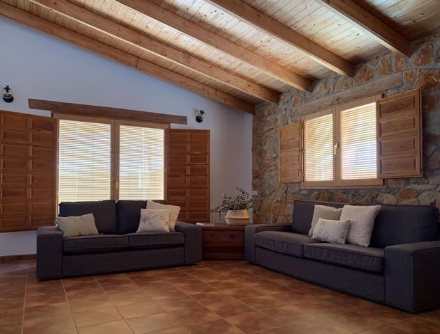 4 bedroom Guesthouse/B & B for sale in Les Coves de Vinromà with pool garage - € 400,000 (Ref: 9388636)