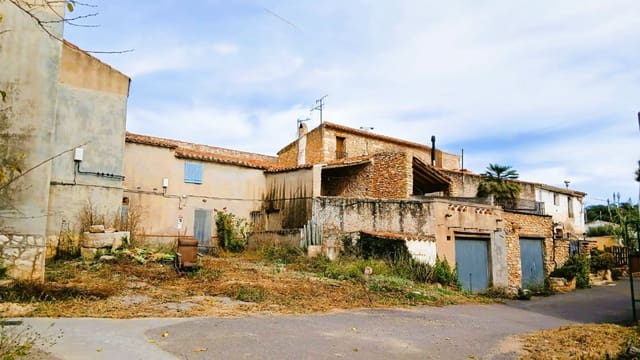 4 bedroom Finca/Country House for sale in Les Coves de Vinromà with garage - € 55,000 (Ref: 9392016)