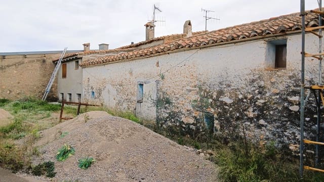 4 bedroom Finca/Country House for sale in Les Coves de Vinromà with garage - € 55,000 (Ref: 9392016)