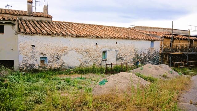 4 bedroom Finca/Country House for sale in Les Coves de Vinromà with garage - € 55,000 (Ref: 9392016)