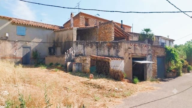 4 bedroom Finca/Country House for sale in Les Coves de Vinromà with garage - € 49,000 (Ref: 9392016)
