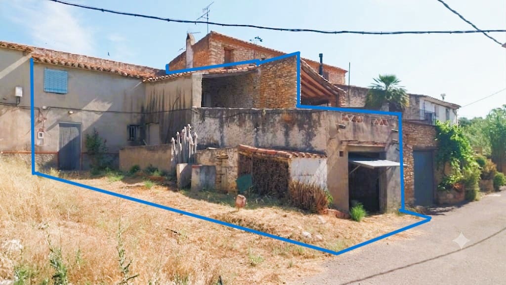 4 bedroom Finca/Country House for sale in Les Coves de Vinroma with garage - € 49,000 (Ref: 9392016)