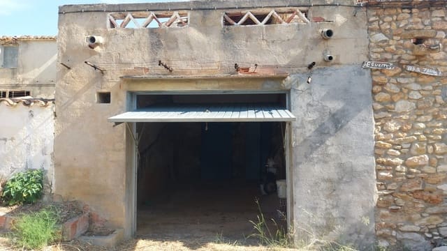 4 bedroom Finca/Country House for sale in Les Coves de Vinromà with garage - € 49,000 (Ref: 9392016)