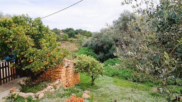 4 bedroom Finca/Country House for sale in Les Coves de Vinromà with garage - € 55,000 (Ref: 9403581)