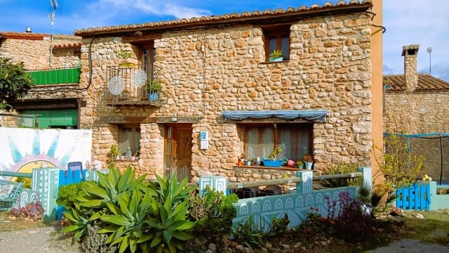 3 bedroom Townhouse for sale in Les Coves de Vinromà with garage - € 115,000 (Ref: 9412893)