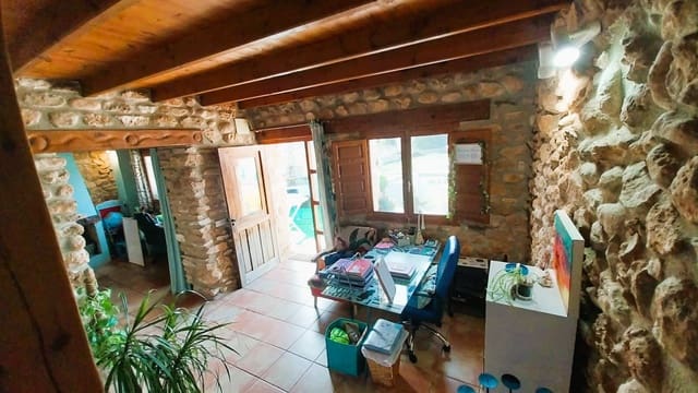 9 bedroom Business for sale in Les Coves de Vinromà with garage - € 320,000 (Ref: 9520963)