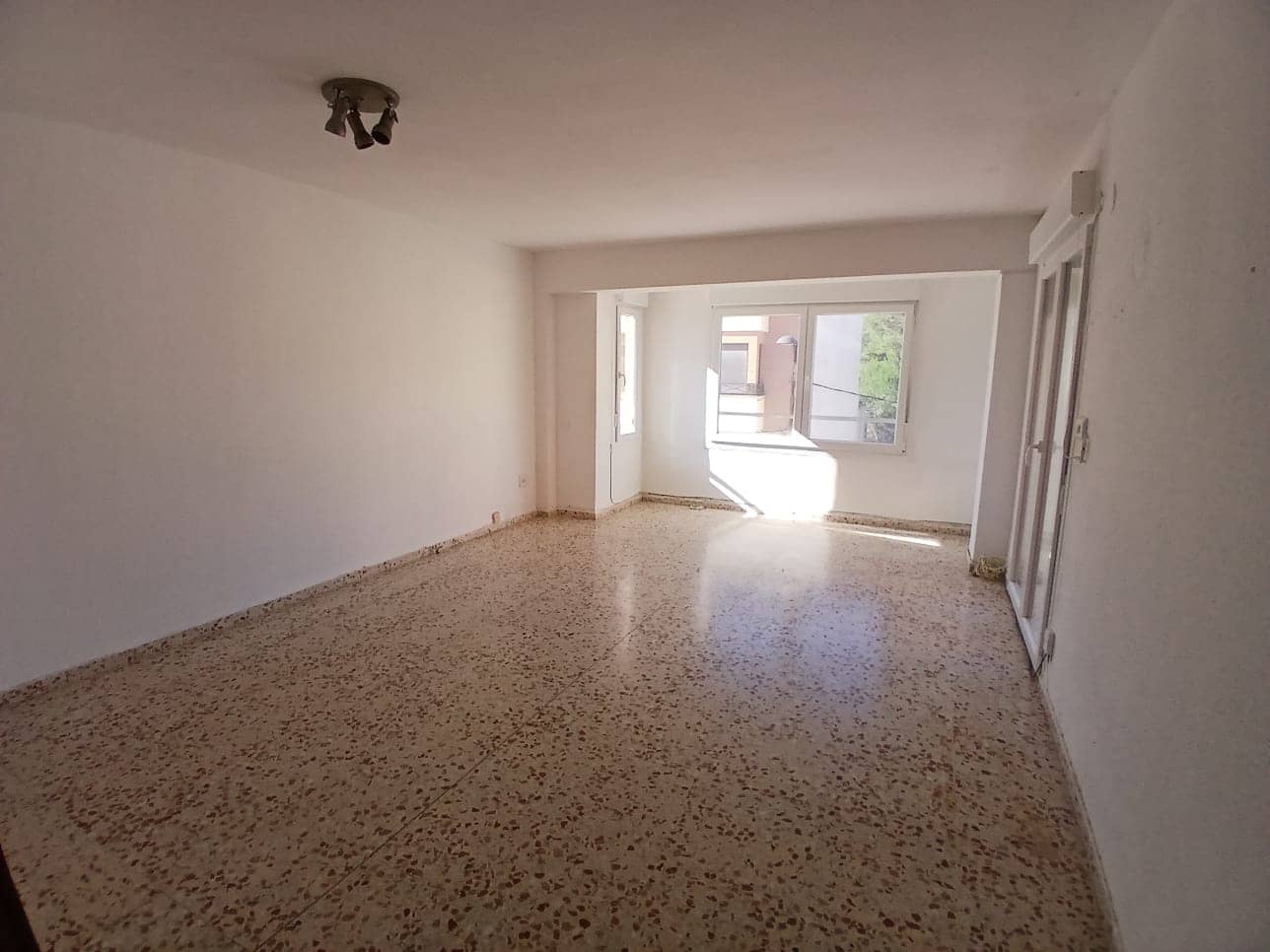 10 bedroom Apartment for sale in Les Coves de Vinroma with garage - € 198,000 (Ref: 9563703)
