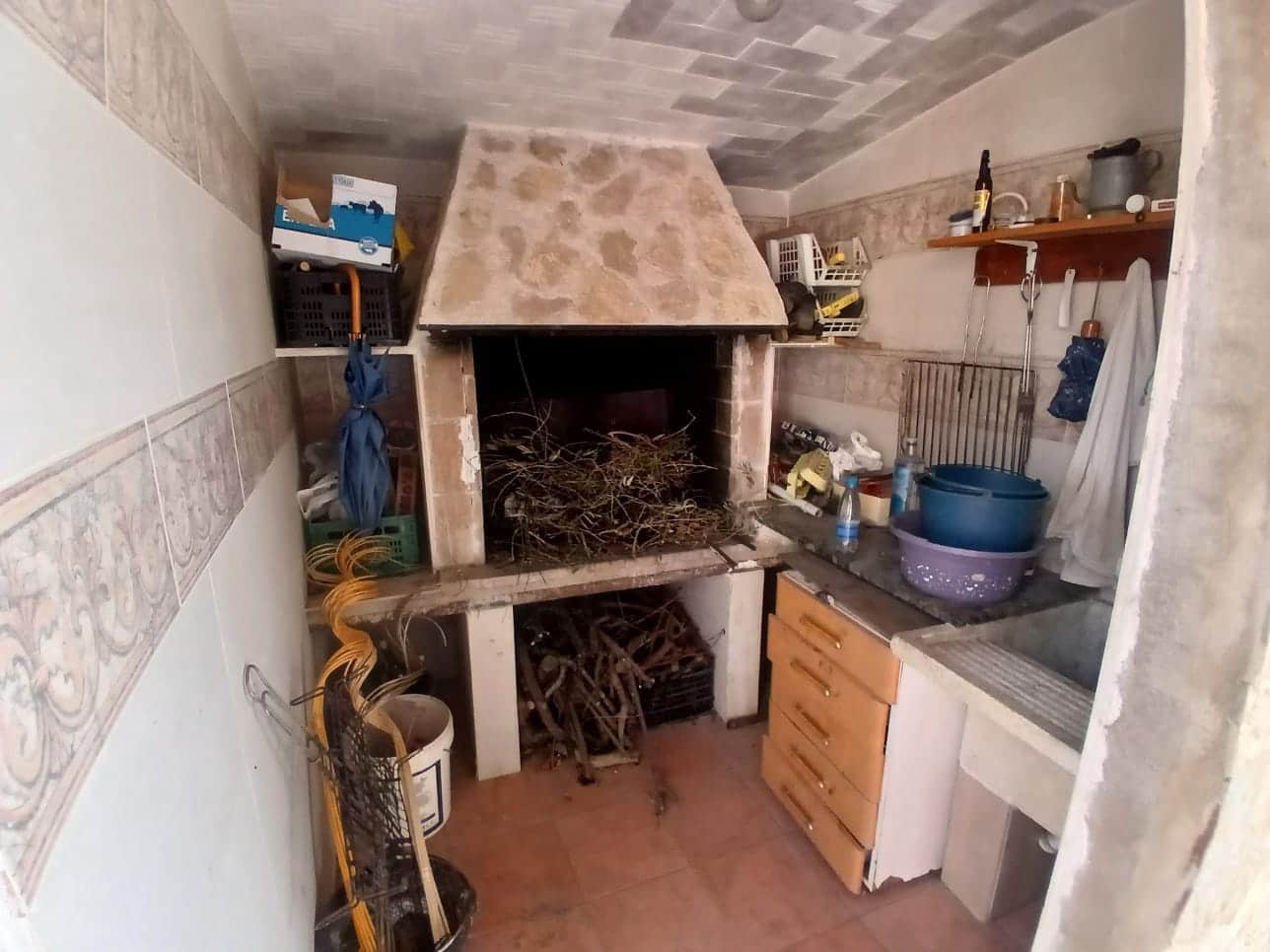 6 bedroom Finca/Country House for sale in Sierra Engarceran with garage - € 149,000 (Ref: 9722670)