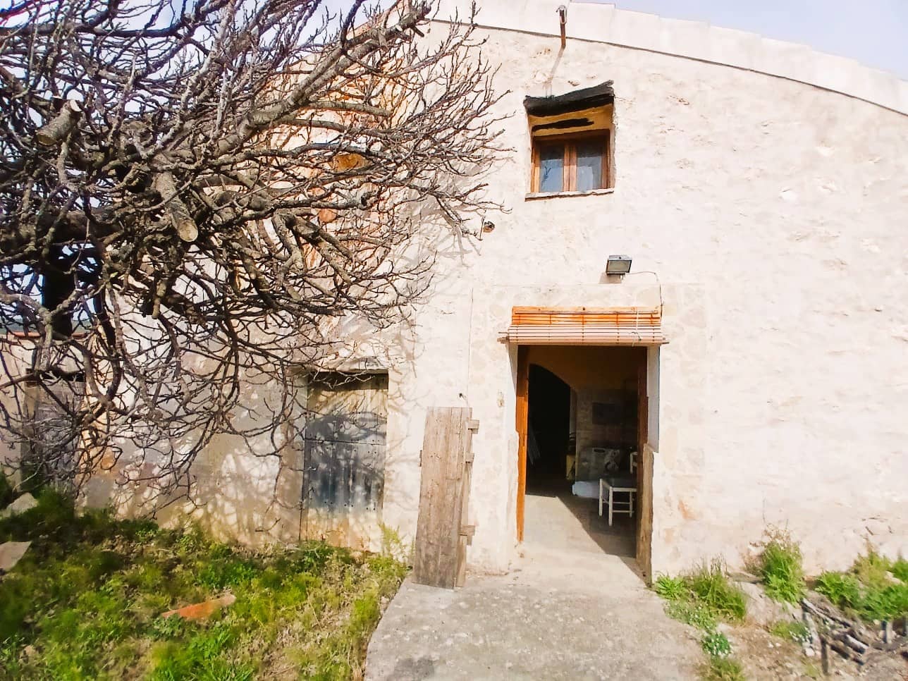 6 bedroom Finca/Country House for sale in Sierra Engarceran with garage - € 149,000 (Ref: 9722670)