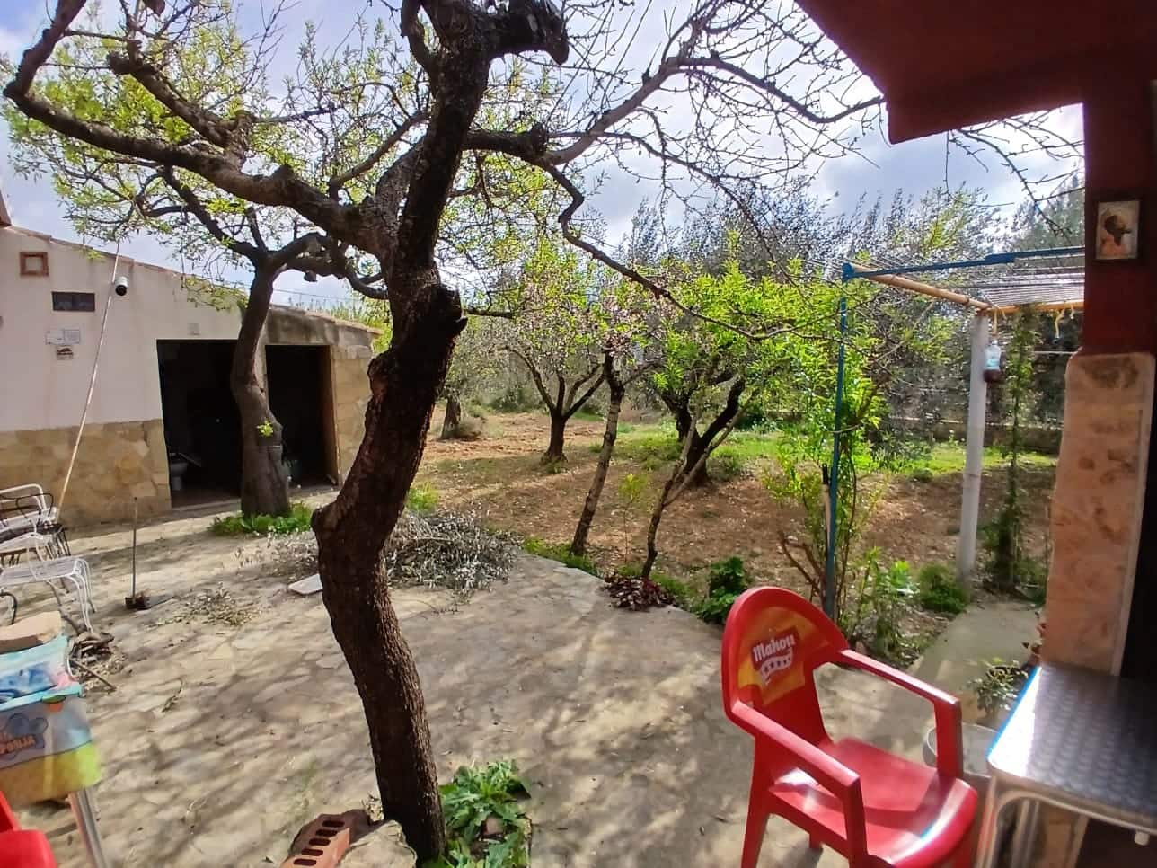 6 bedroom Finca/Country House for sale in Sierra Engarceran with garage - € 149,000 (Ref: 9722670)