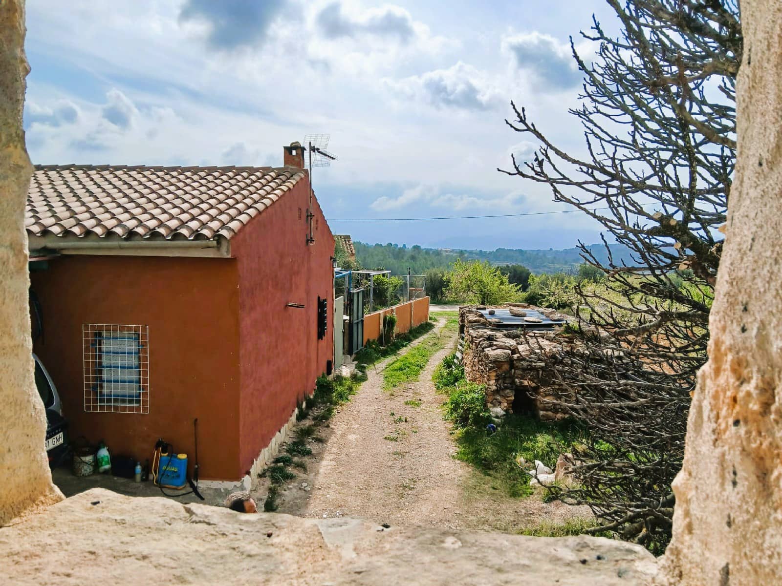 6 bedroom Finca/Country House for sale in Sierra Engarceran with garage - € 149,000 (Ref: 9722670)