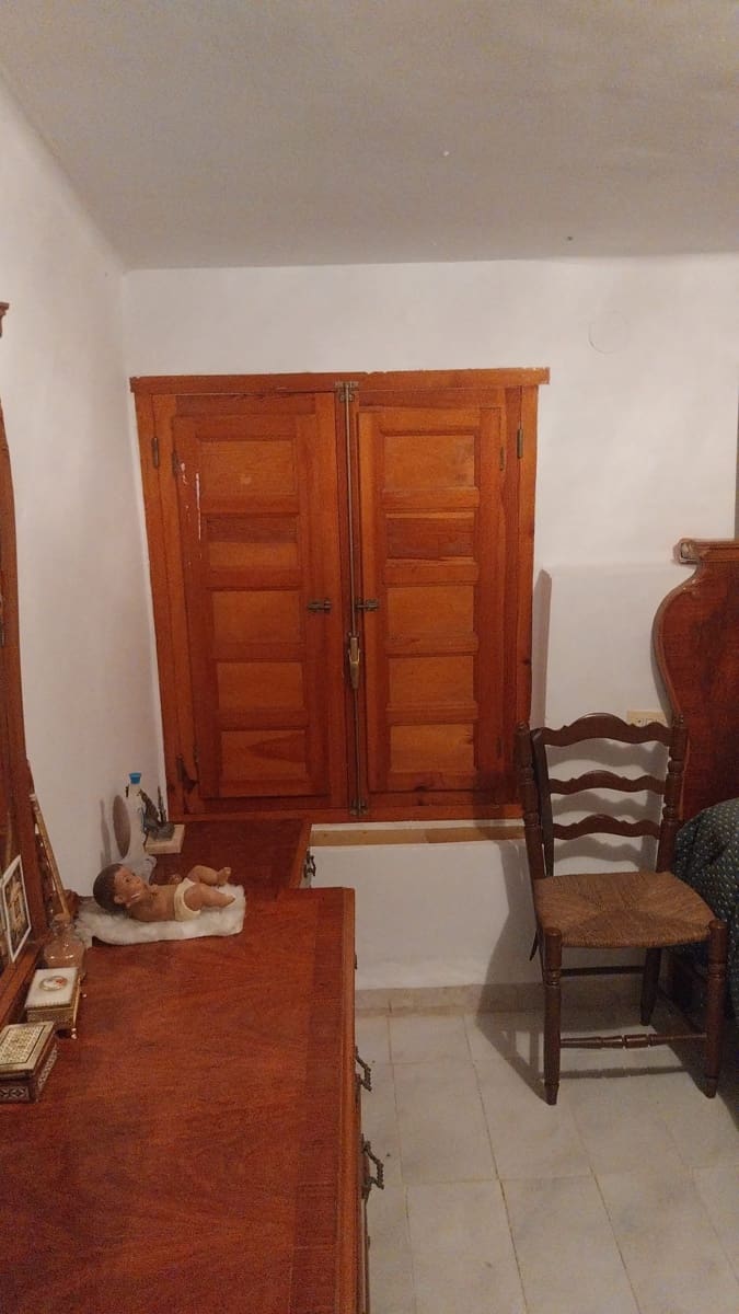 4 bedroom Finca/Country House for sale in Sierra Engarceran with garage - € 108,000 (Ref: 9925198)
