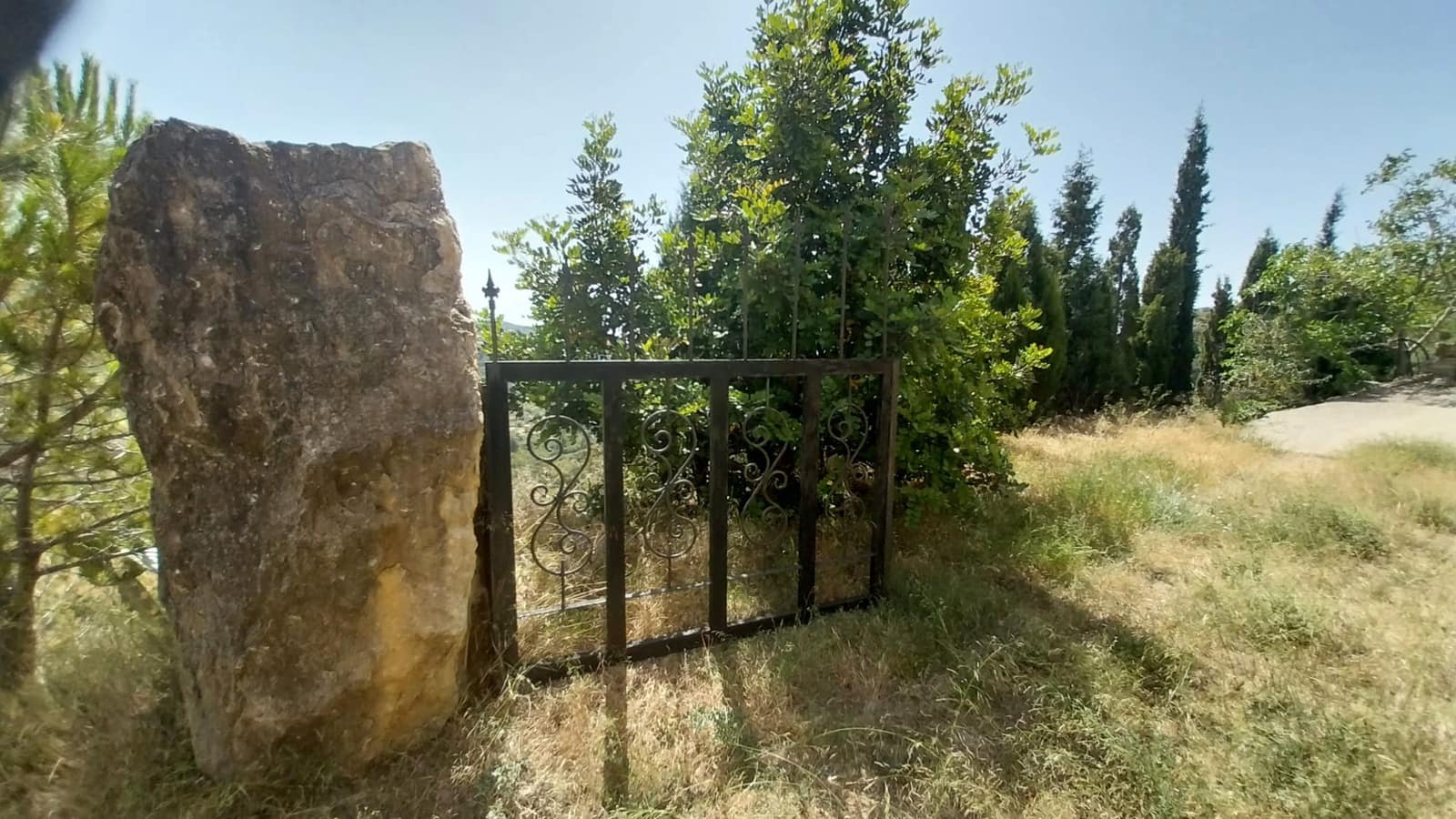 4 bedroom Finca/Country House for sale in Sierra Engarceran with garage - € 108,000 (Ref: 9925198)