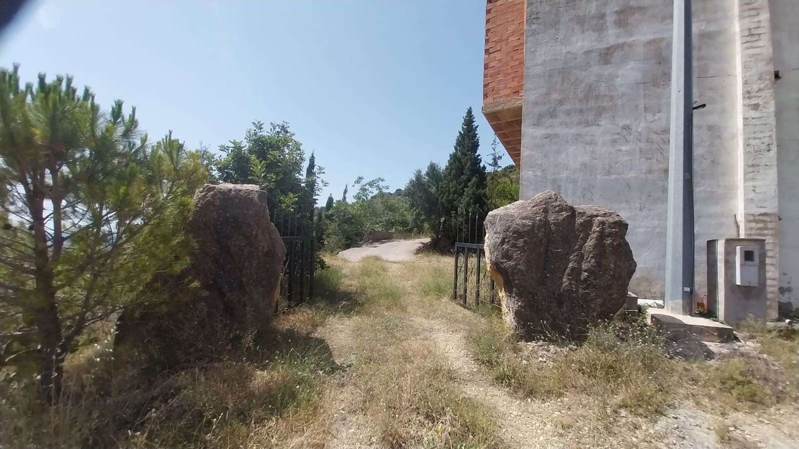 4 bedroom Finca/Country House for sale in Sierra Engarceran with garage - € 108,000 (Ref: 9925198)