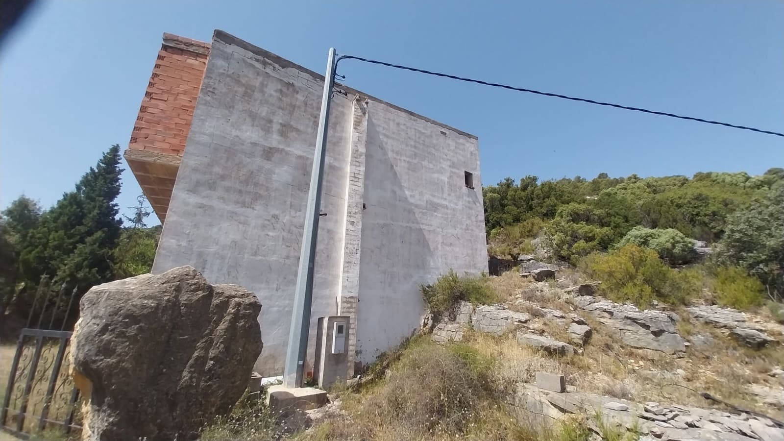 4 bedroom Finca/Country House for sale in Sierra Engarceran with garage - € 108,000 (Ref: 9925198)