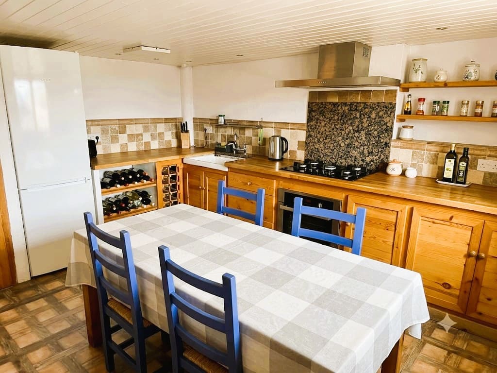 6 bedroom Finca/Country House for sale in Sierra Engarceran with pool garage - € 380,000 (Ref: 9976513)