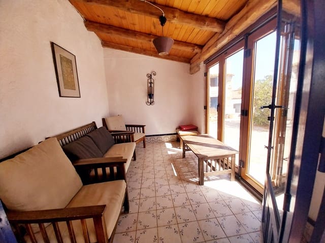 8 soveværelse Finca/Landehus til salg i Sierra Engarcerán med swimmingpool garage - € 375.000 (Ref: 9976513)