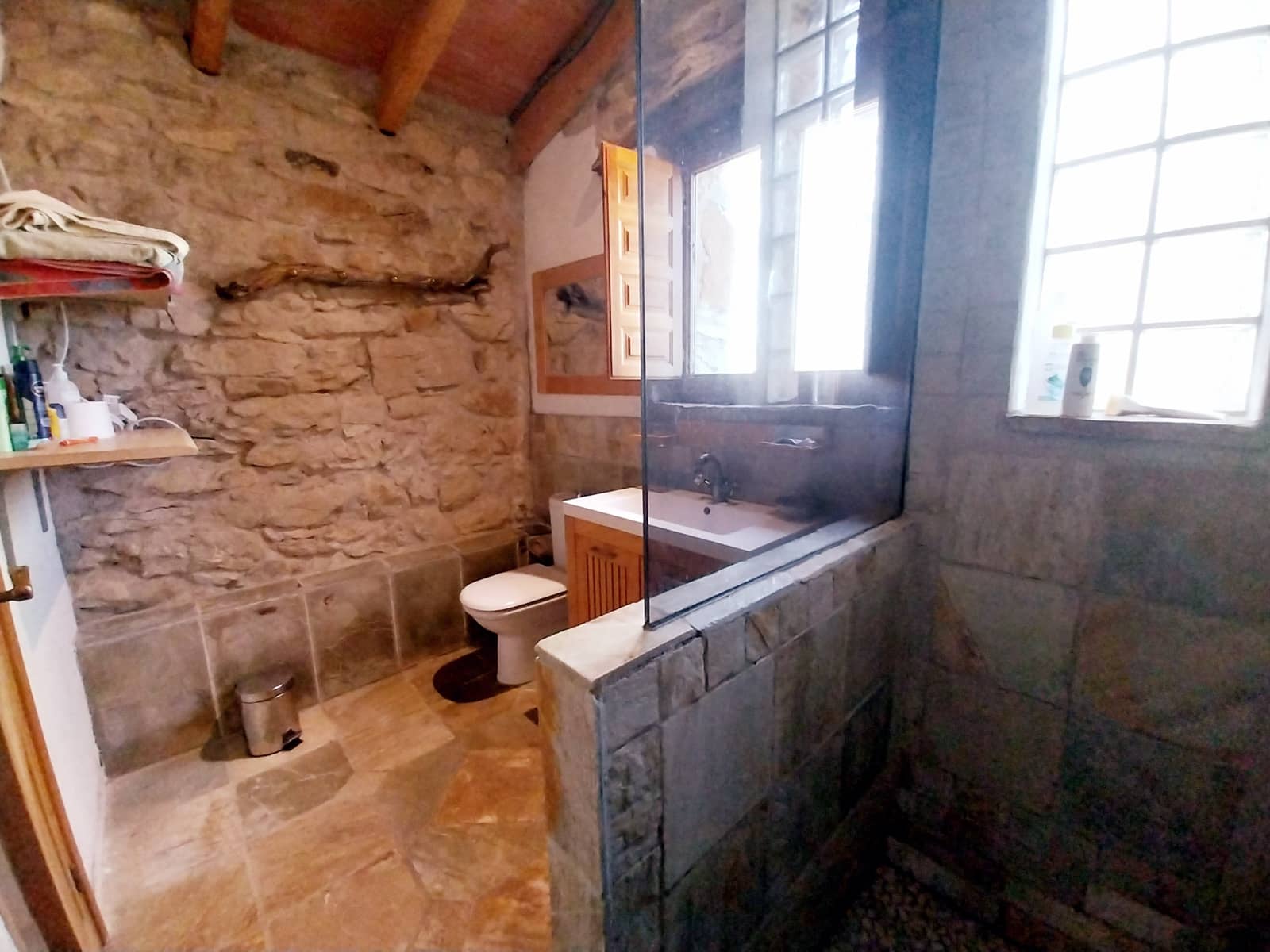 8 bedroom Finca/Country House for sale in Sierra Engarceran with pool garage - € 375,000 (Ref: 9976513)