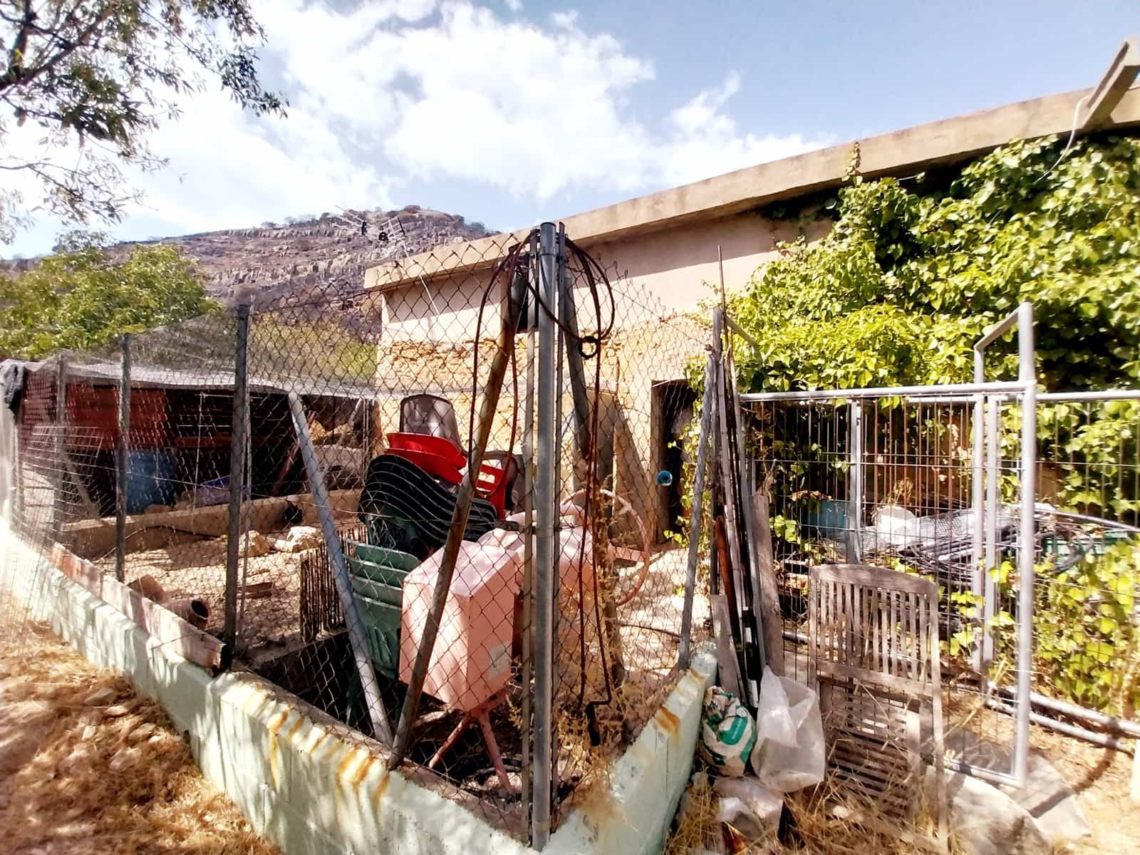 8 bedroom Finca/Country House for sale in Sierra Engarceran with pool garage - € 375,000 (Ref: 9976513)