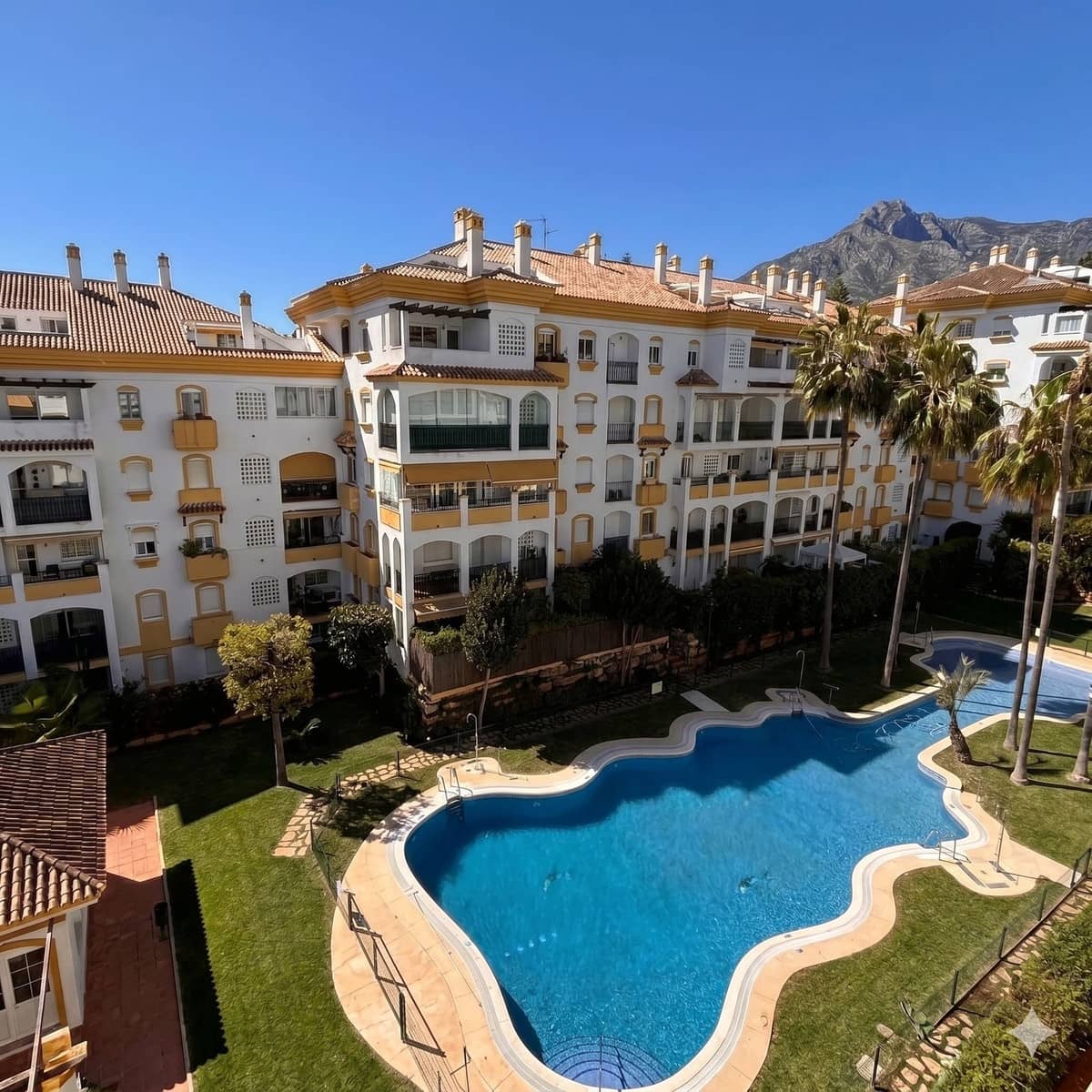 4 quarto Apartamento para venda em Marbella com piscina garagem - 875 000 € (Ref: 9952870)