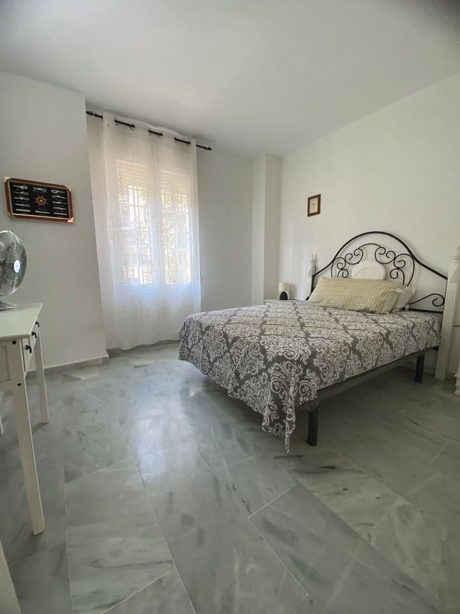 4 sovrum Semi-fristående Villa till salu i Guadalmina med pool garage - 749 000 € (Ref: 9952871)