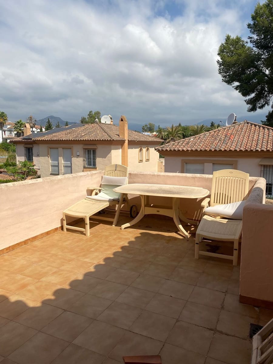 4 sovrum Semi-fristående Villa till salu i Guadalmina med pool garage - 749 000 € (Ref: 9952871)