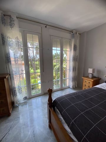Pareado de 4 habitaciones en Guadalmina Alta, Marbella en venta con piscina garaje - 749.000 € (Ref: 9952871)