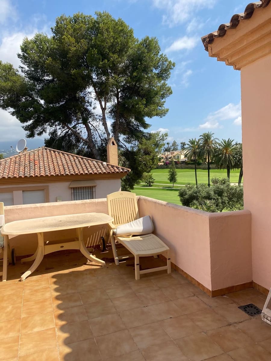 4 sovrum Semi-fristående Villa till salu i Guadalmina med pool garage - 749 000 € (Ref: 9952871)