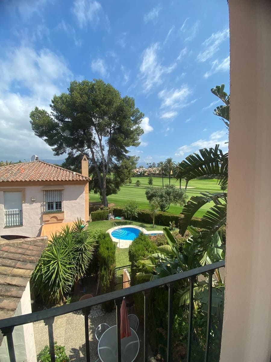 4 sovrum Semi-fristående Villa till salu i Guadalmina med pool garage - 749 000 € (Ref: 9952871)