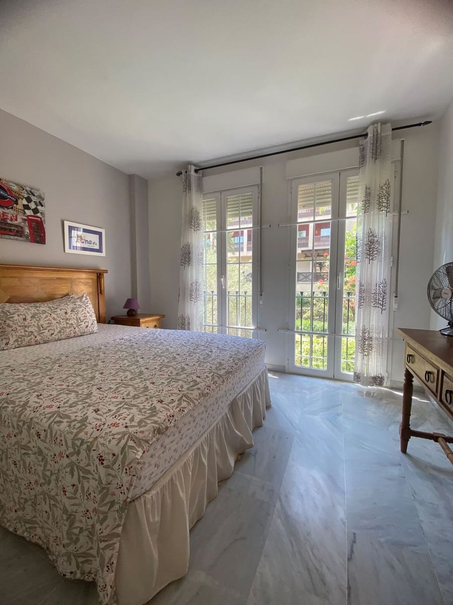 4 sovrum Semi-fristående Villa till salu i Guadalmina med pool garage - 749 000 € (Ref: 9952871)