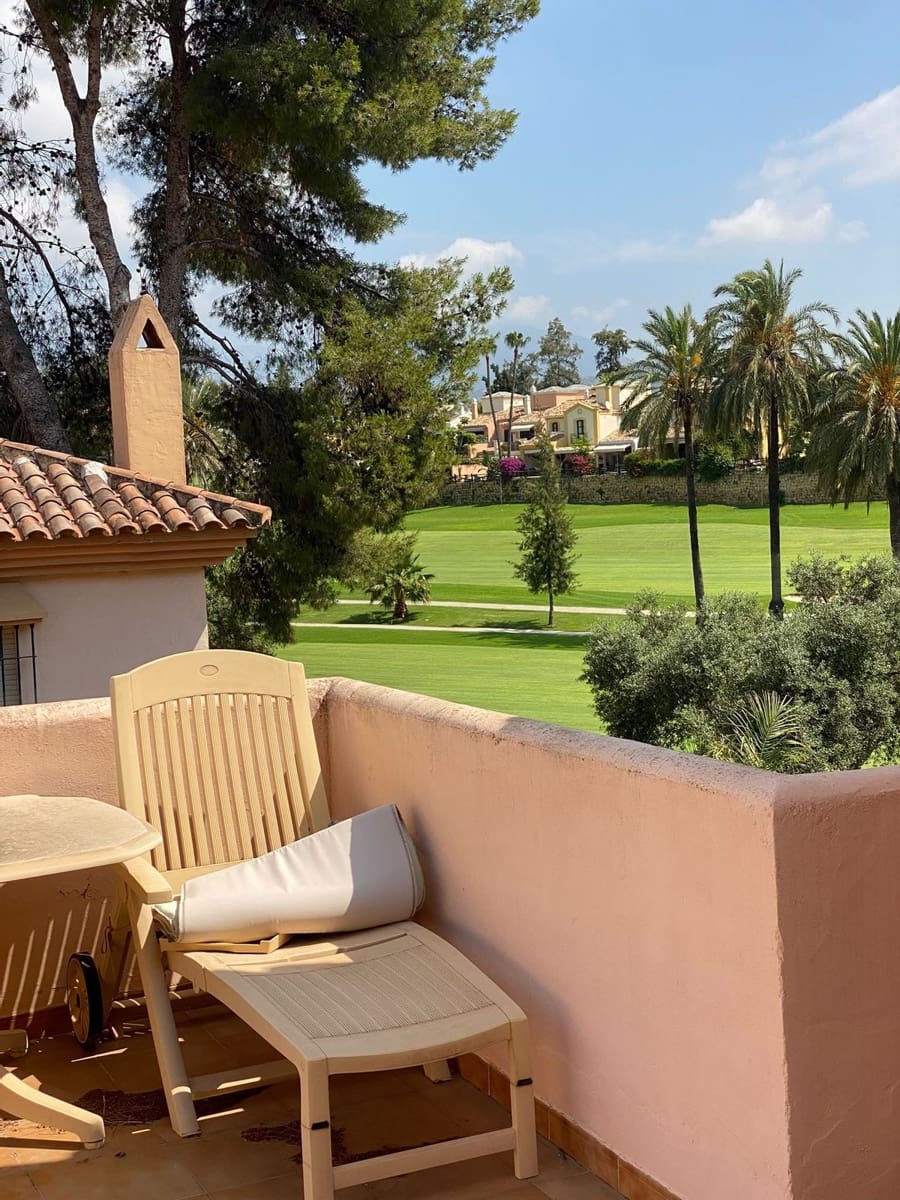 4 sovrum Semi-fristående Villa till salu i Guadalmina med pool garage - 749 000 € (Ref: 9952871)