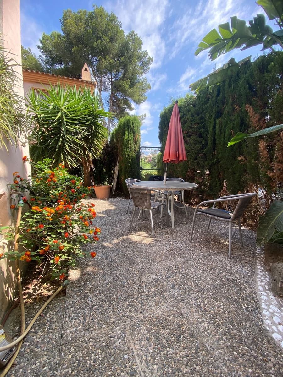 4 sovrum Semi-fristående Villa till salu i Guadalmina med pool garage - 749 000 € (Ref: 9952871)