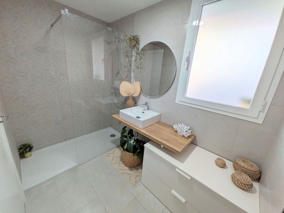 3 soverom Penthouse til salgs i Estepona med svømmebasseng garasje - € 689 000 (Ref: 9952873)