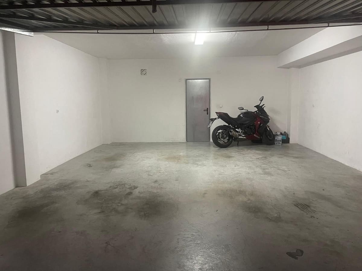 3 chambre Maison de Ville à vendre à Estepona avec piscine garage - 655 000 € (Ref: 9952874)
