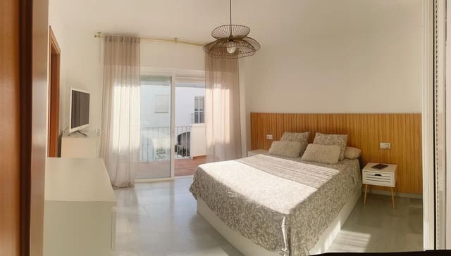3 soverom Hus til salgs i Estepona med svømmebasseng garasje - € 655 000 (Ref: 9952874)
