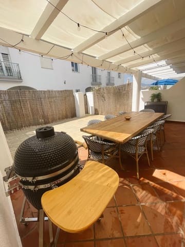 3 soverom Hus til salgs i Estepona med svømmebasseng garasje - € 655 000 (Ref: 9952874)