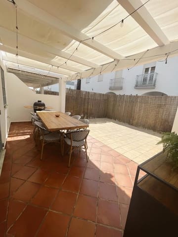 3 soverom Hus til salgs i Estepona med svømmebasseng garasje - € 655 000 (Ref: 9952874)