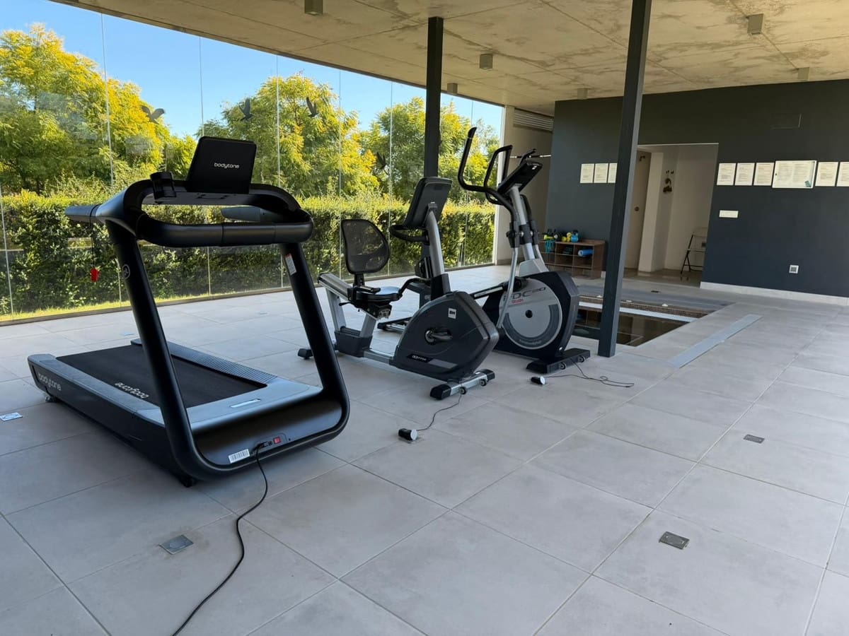 2 bedroom Apartment for sale in Estepona with pool garage - € 584,000 (Ref: 9952875)