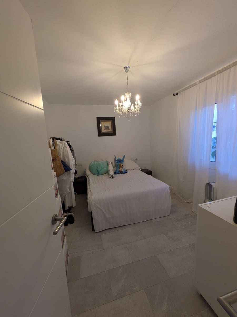 2 bedroom Apartment for sale in El Paraiso with pool garage - € 315,000 (Ref: 9952877)