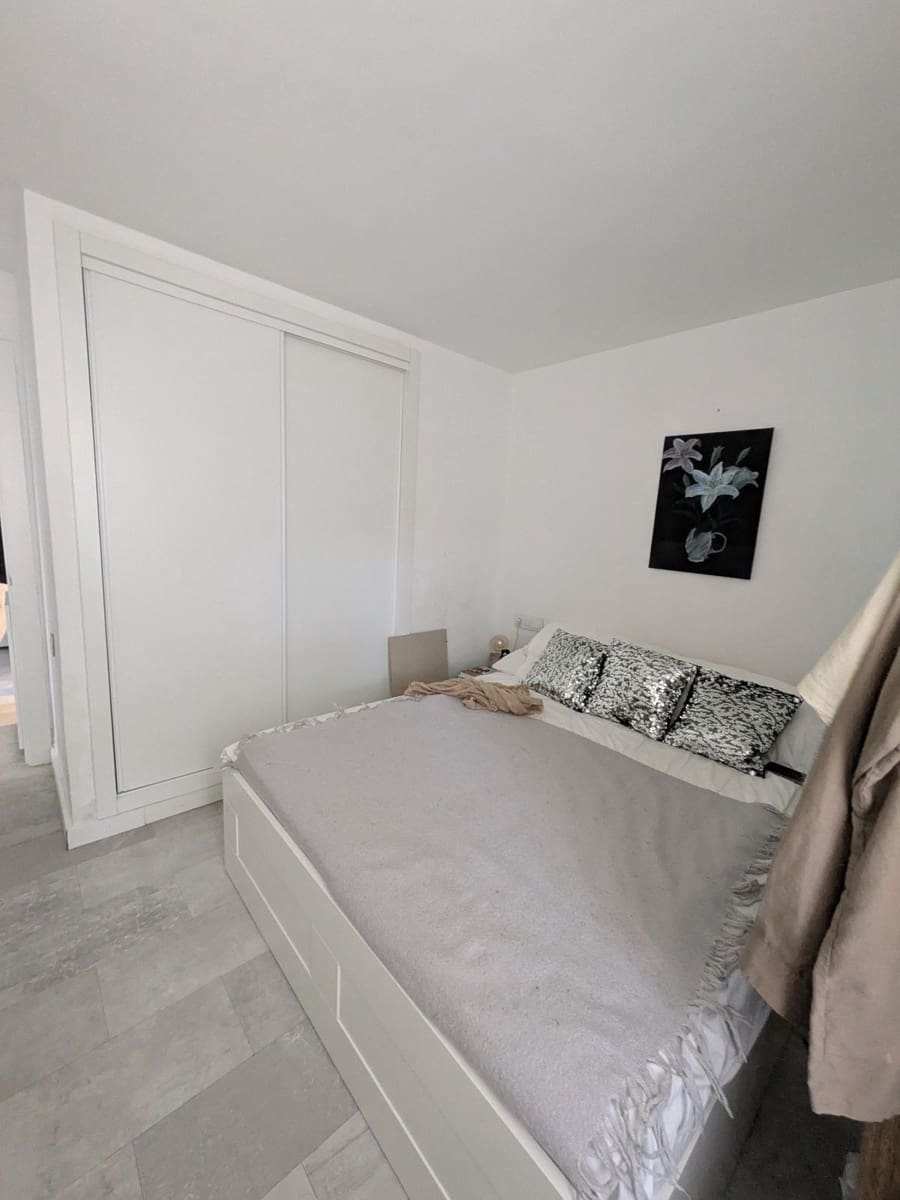 2 bedroom Apartment for sale in El Paraiso with pool garage - € 315,000 (Ref: 9952877)
