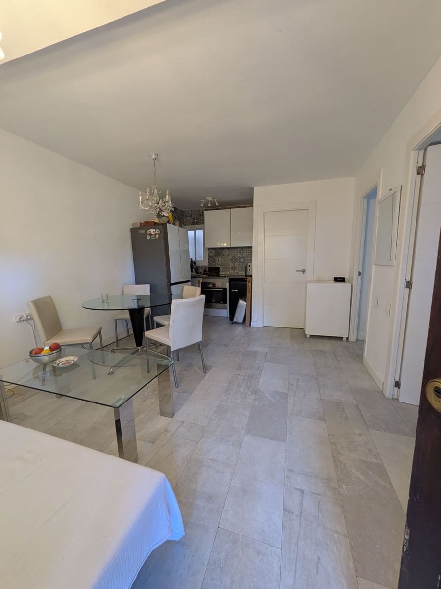 2 bedroom Apartment for sale in El Paraiso with pool garage - € 315,000 (Ref: 9952877)