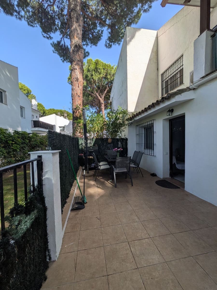2 bedroom Apartment for sale in El Paraiso with pool garage - € 315,000 (Ref: 9952877)
