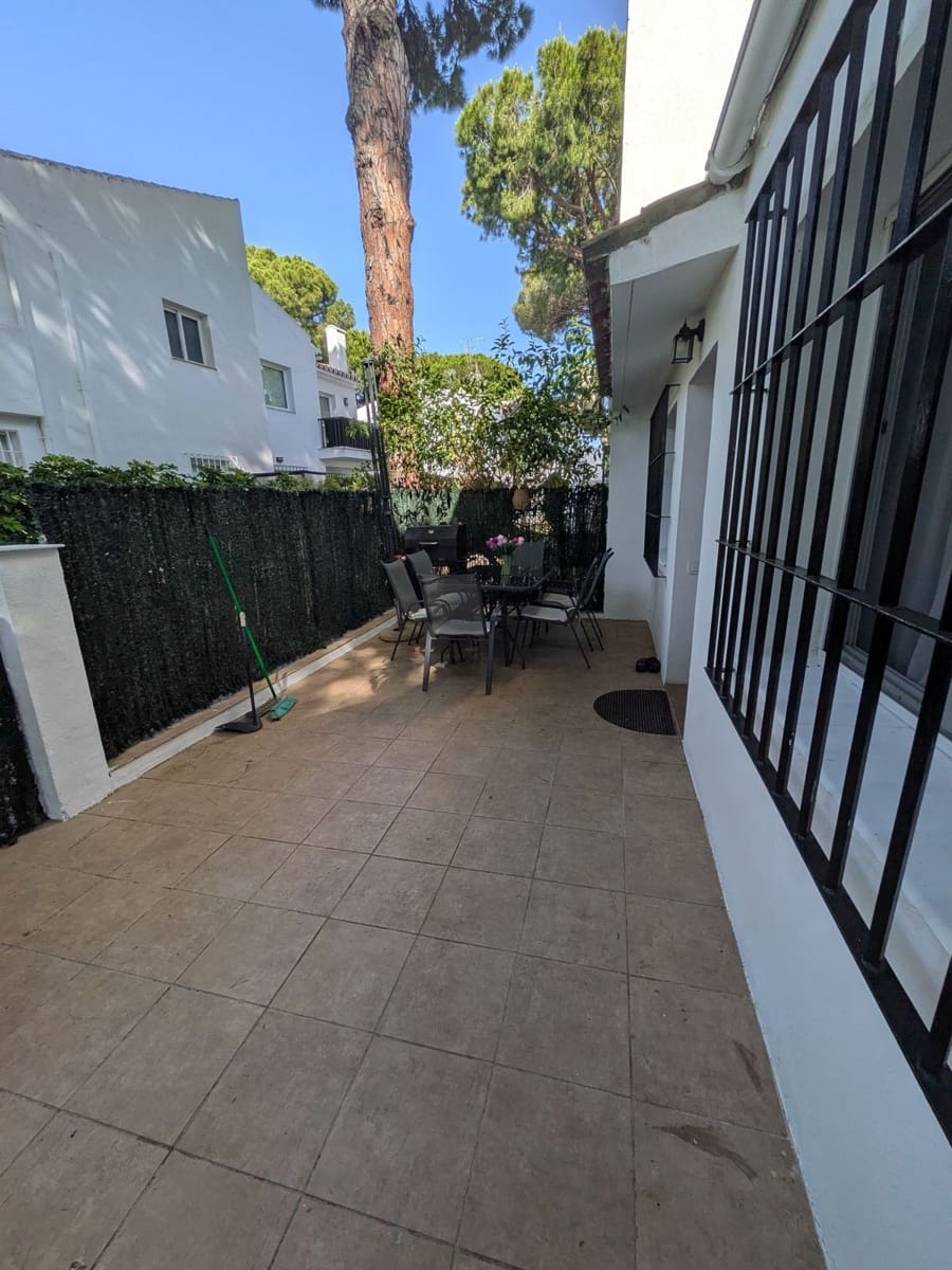 2 bedroom Apartment for sale in El Paraiso with pool garage - € 315,000 (Ref: 9952877)